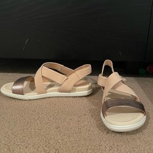 Ecco size 9 walking sandal